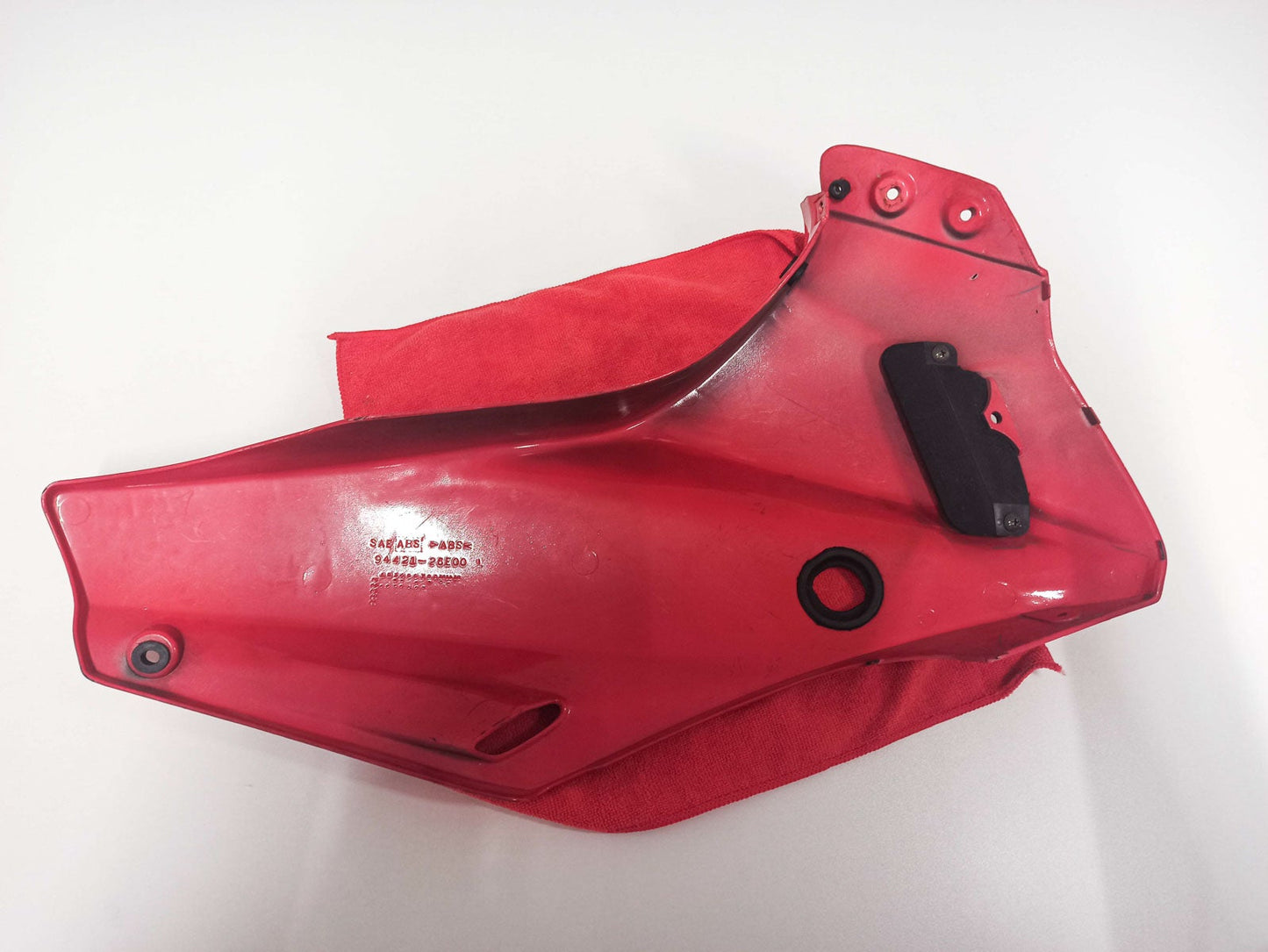 Flanc de tête de fourche gauche de SUZUKI 600-1200 Bandit S 1996-1999 Rouge
