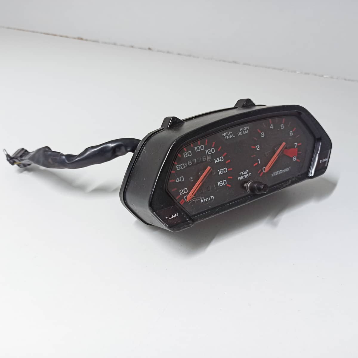 Pièce Moto - Partie moteur - Cache culbuteur de Honda 650cm3 DOMINATOR –  Bikeswap