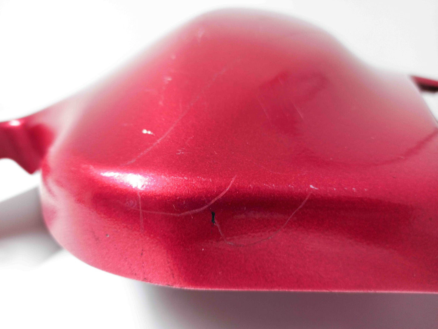 Flanc de selle de Kawasaki 600 ZZR de 1999 Rouge