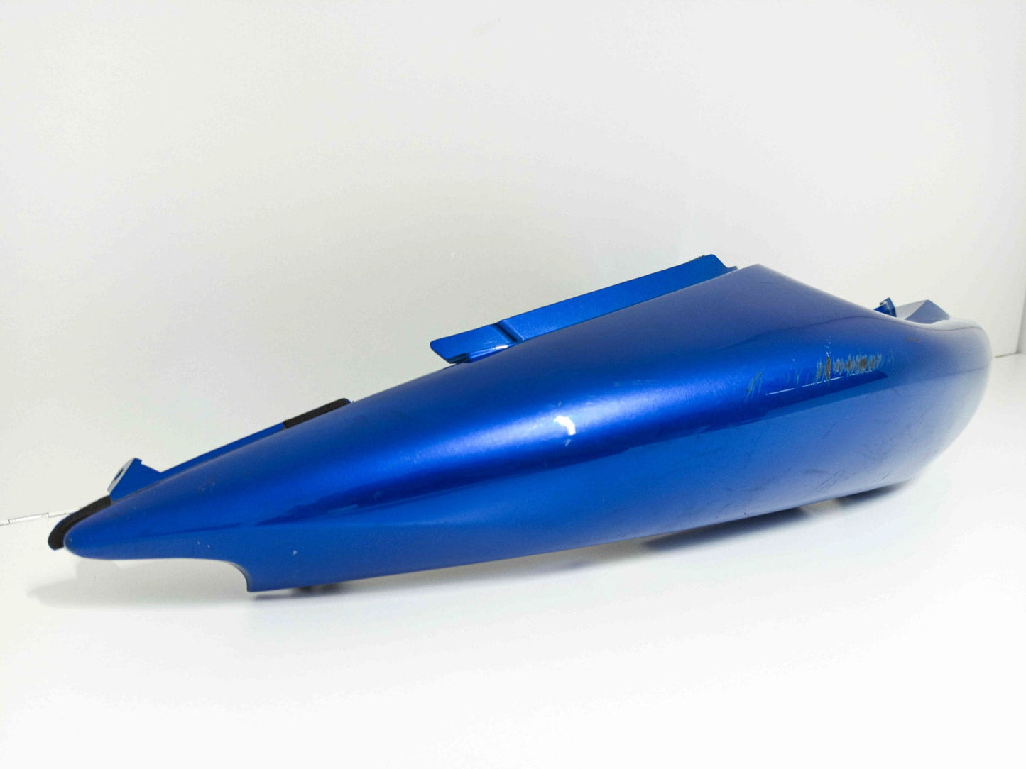 Flanc de selle droit de Suzuki 650 SV PH1 1998-2002 Bleu