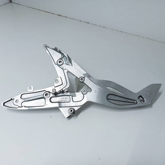 Platine de repose pied droite de Kawasaki ER6 2006 2008