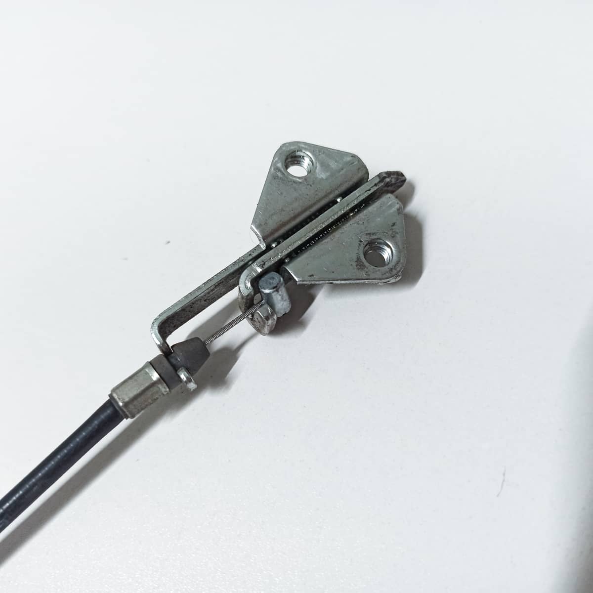 Mécanisme d'ouverture de selle de Kawasaki 650 ER6 2009 à 2011