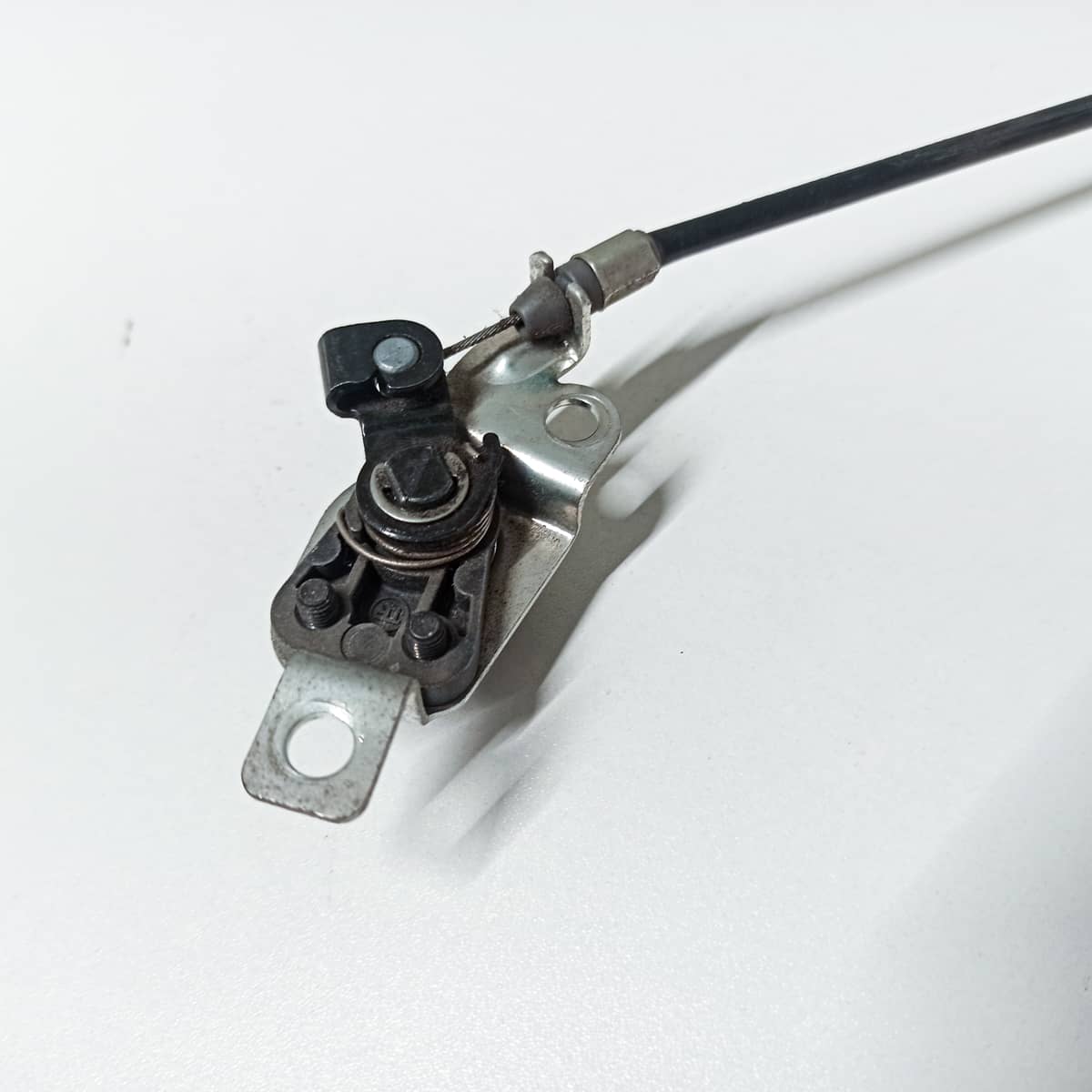 Mécanisme d'ouverture de selle de Kawasaki 650 ER6 2009 à 2011