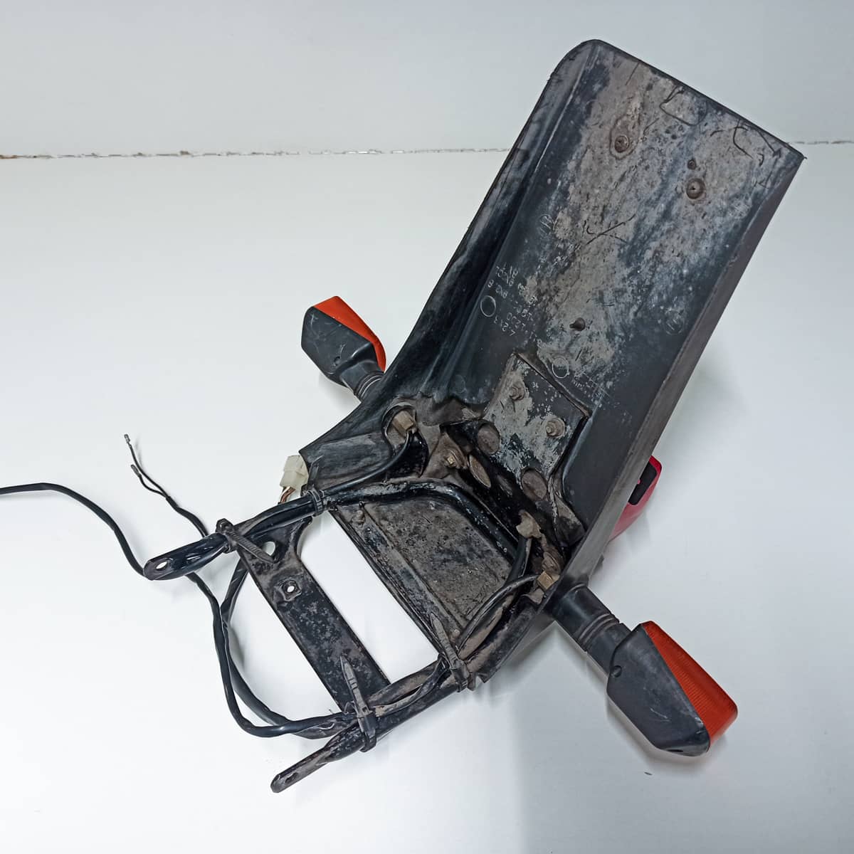 Bavette complète avec feu arrière et clignotant de Suzuki DR 650 R RS RSE DJEBEL