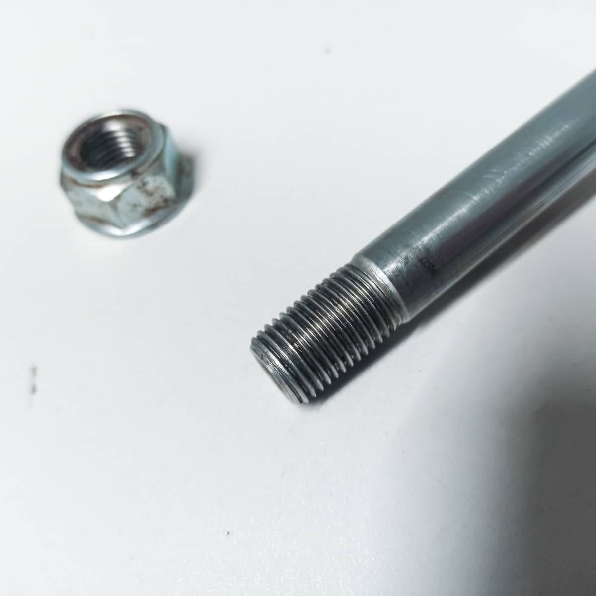 Axe de bras oscillant de Honda 650 Dominator 1990 NX RD02